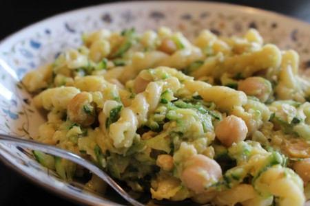 Zucchini with Chickpeas and Pasta